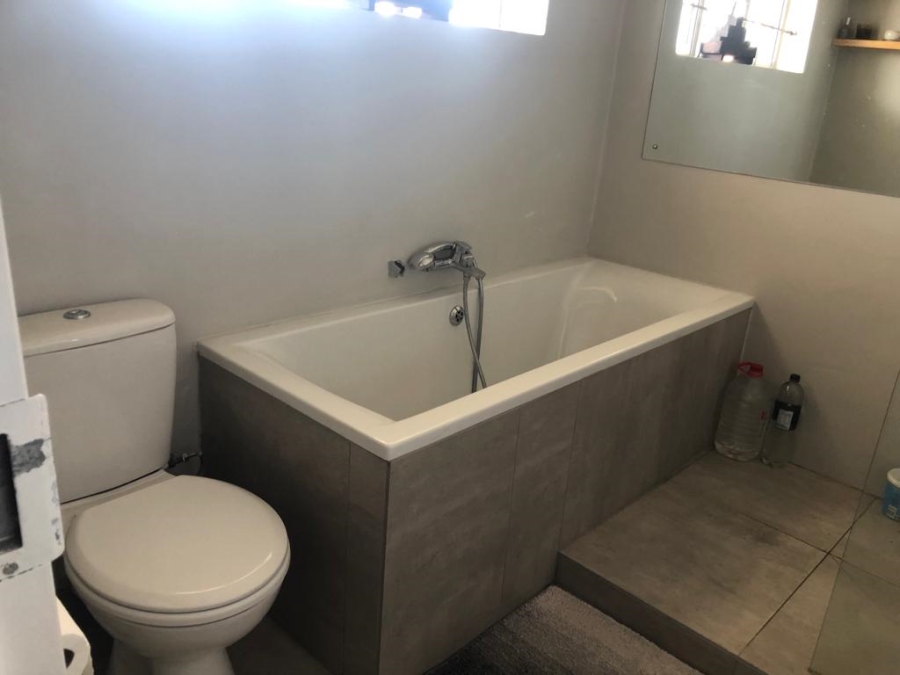 To Let 2 Bedroom Property for Rent in Humewood Eastern Cape